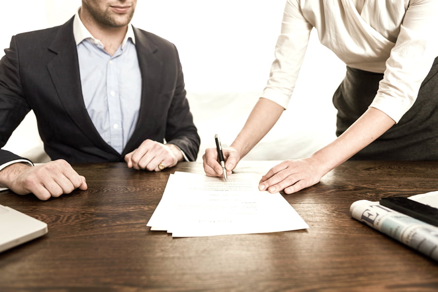 Harold-Gie-_-signing-with-lawyer-160-Layers---Herald-Gie-418
